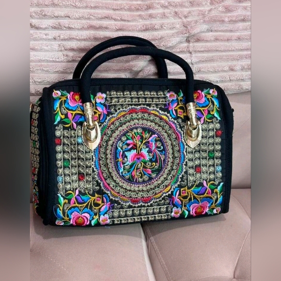 New Embroidered Handbag - Picture 4 of 5